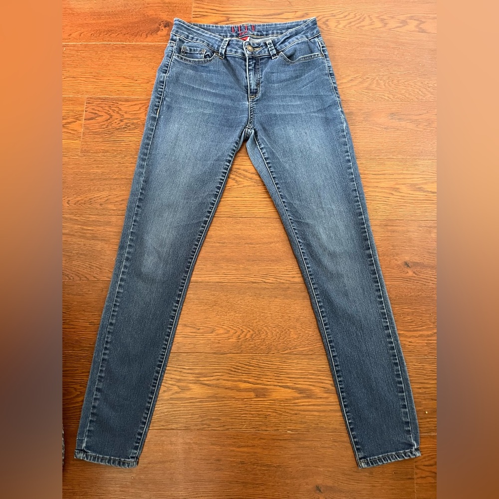 SIZE 4 ELLIE JEANS